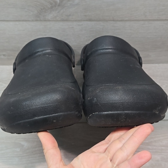 Crocs Men\'s Black Outdoor Rubber Clogs Shoes Sz 13 main image 4